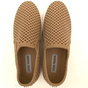 NEW Steve Madden Elouise Slip-On Fashion Sneakers